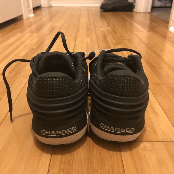 Underarmor Shoes - Picture 3 of 3